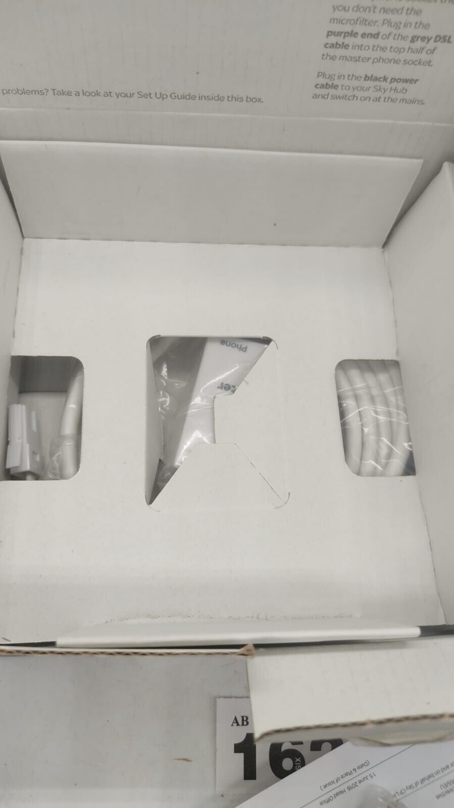 Sky Hub SR-102 WiFi Broadband Router Wireless Internet Boxed with Accessories