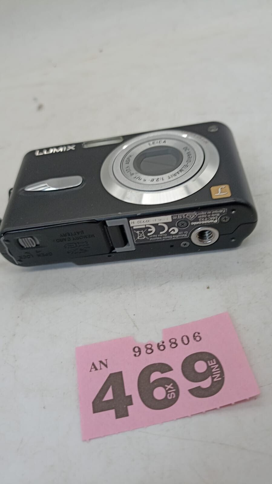 Panasonic Digital Camera Lumix DMC-FX30 7.2MP Box w/ Battery Charger Memory Card