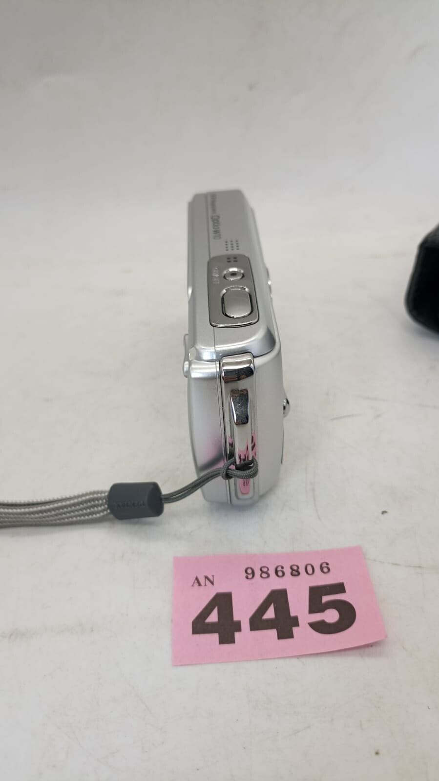 Pentax Optio W20 Waterproof Digital Camera 1 GB SD Battery Spares or Repairs