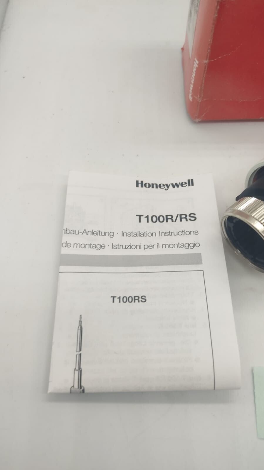 Honeywell T100R-AA OH Thermostat TRV w/ Remote Sensor 2m Capillary 10-50 Deg NEW