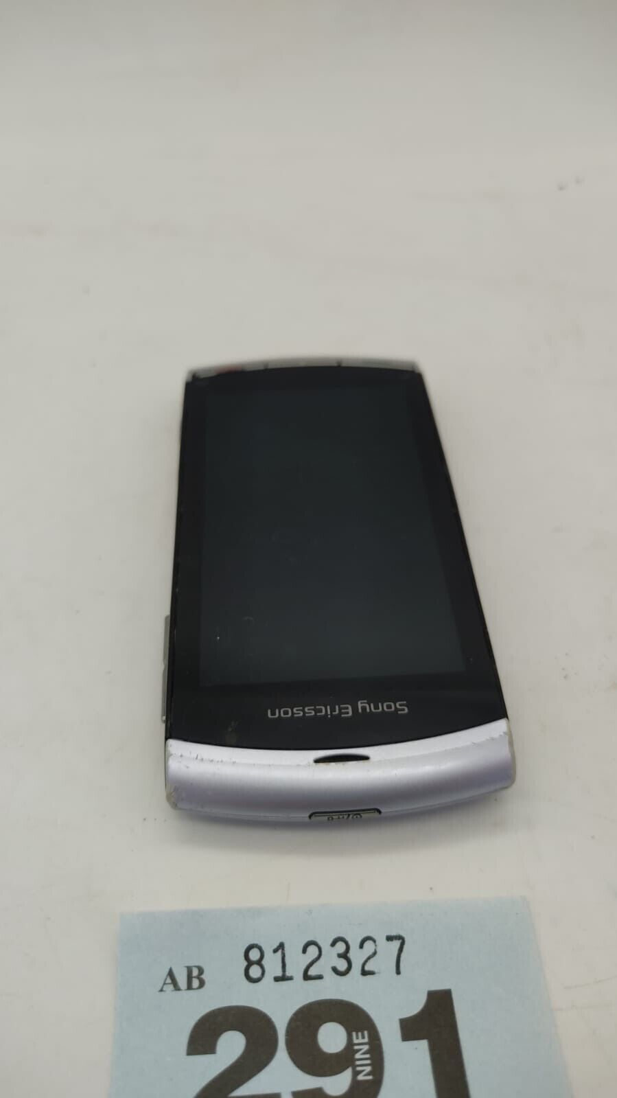 Sony Ericsson VIVAZ U5i 8MP Camera Wi-Fi Bluetooth 3G Mobile Phone - Untested