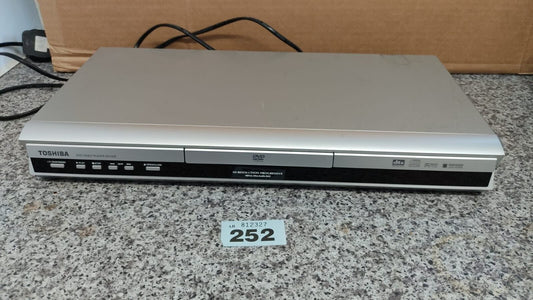 Toshiba SD-140ESB DVD Player for Spares or Repair, No Remote - UNTESTED