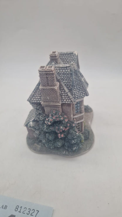 Lilliput Lane "York Gate" Snowy Christmas Bed & Breakfast Cottage Ornament