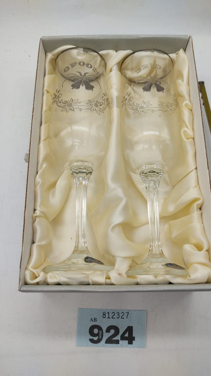 Vintage Bohemia Crystal Glasses Bride & Groom Print Wedding Gift. Boxed