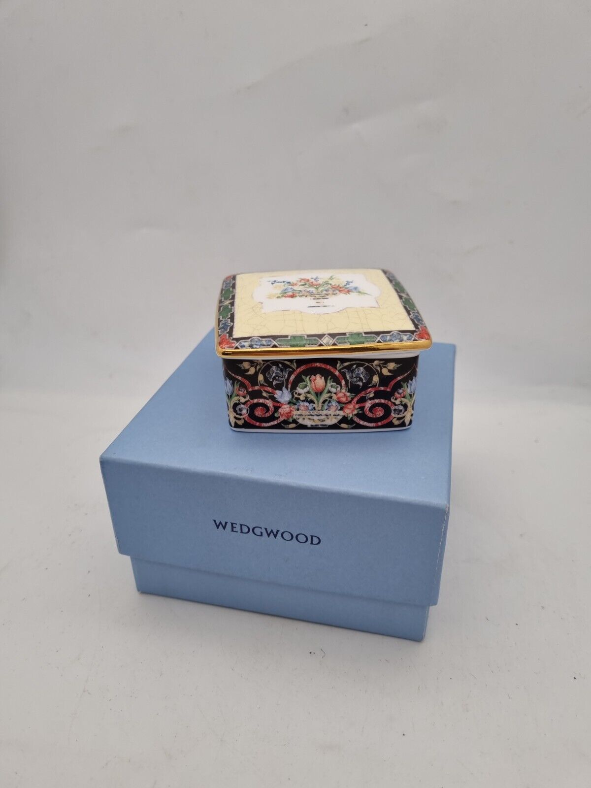 RARE Wedgwood Harlequin Jewel Hampton  Bone China Covered Trinket Box 1997