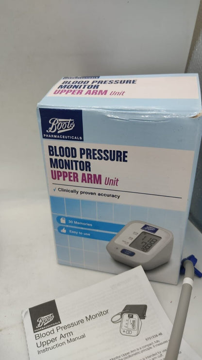 Automatic Blood Pressure Monitor Upper Arm. 30 memories. Complete with Batterys