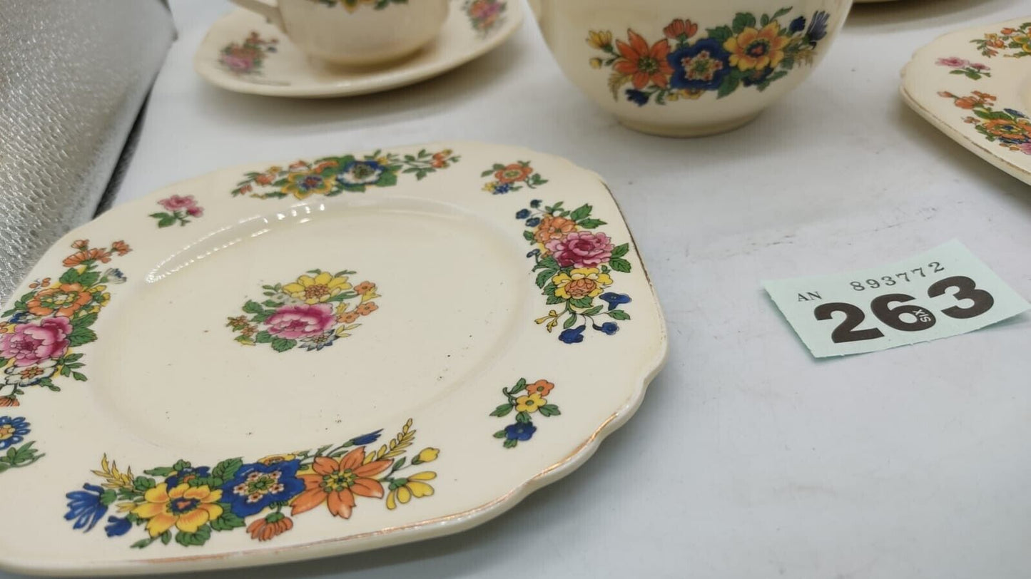 Vintage Set of 7 Wedgewood Tea 2 Cups and Saucers 2 Plates Dish Floral