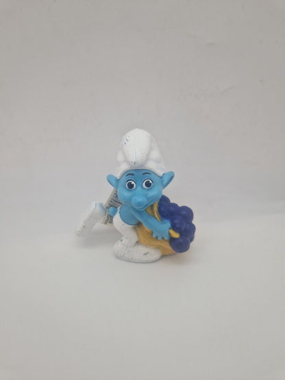 RARE The Smurfs McDonald's Peyo 2011 Greedy Smurf Schleich Figure Berries Toy