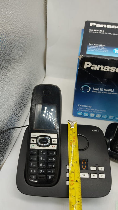 Panasonic KX-TGH263 Cordless Phone with 4 HANDSETS and Answering Machine. Boxed