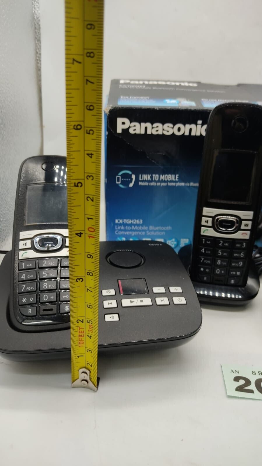 Panasonic KX-TGH263 Cordless Phone with 4 HANDSETS and Answering Machine. Boxed