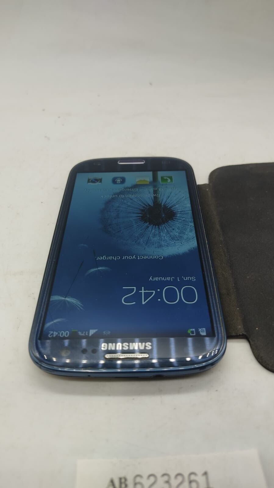 SAMSUNG GALAXY S3 III GT-I9300 - 4.8" AMOLED 720p 306ppi - 2G/3G - 8MP Unlocked