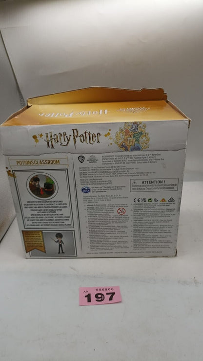 Wizarding World Harry Potter Magical Minis Potions Classroom w/harry Potter Fig