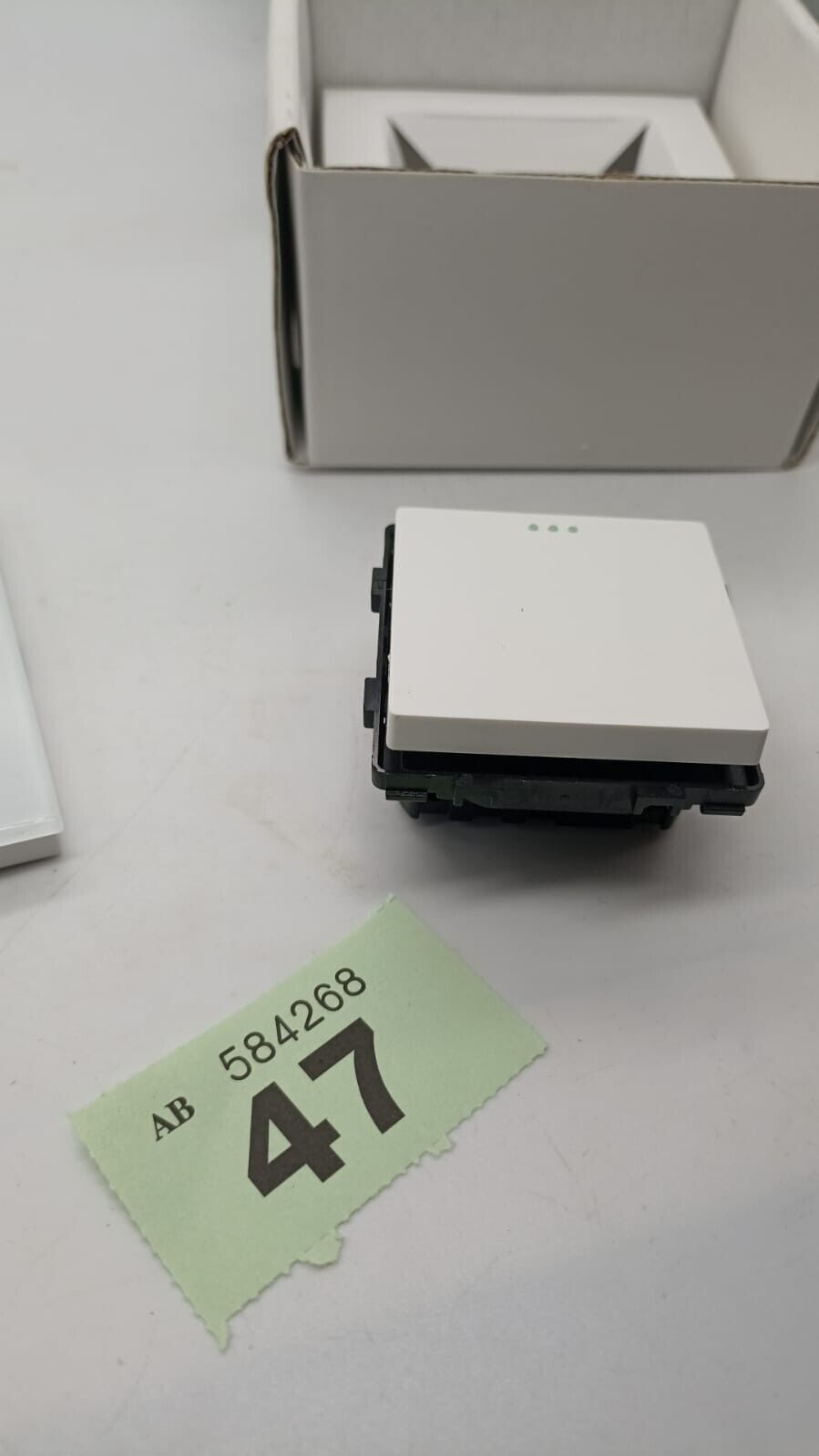 BSEED Light Switch 1 Gang 2 Way Glass Light Switches,Screwless 10A Rocker white