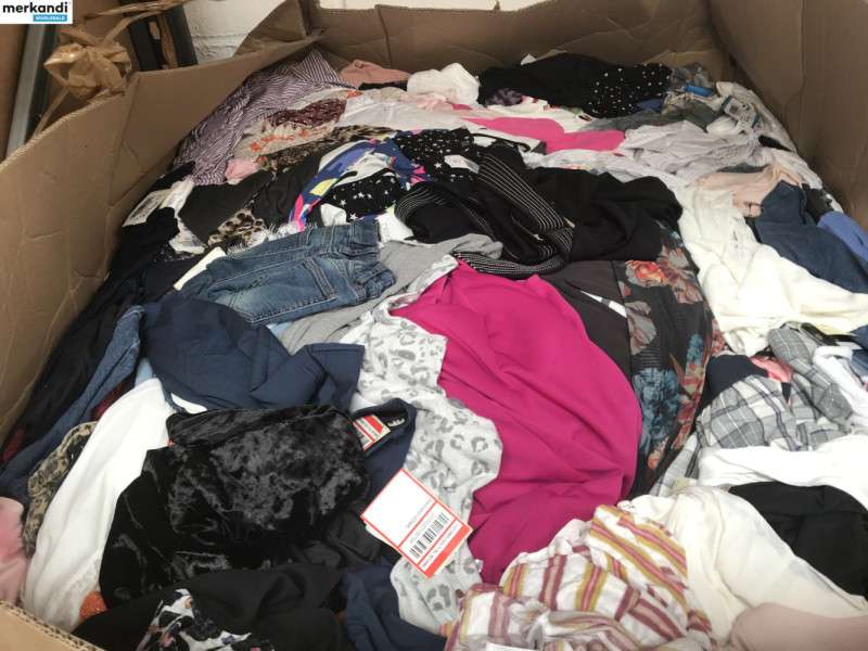 Bulk Clothing Wholesale Mixed Lots 65+ Pieces Women's & Teens